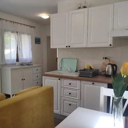 Zdenka Apartment *